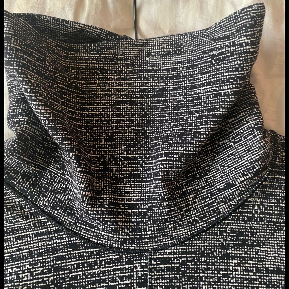 Lululemon Pullover Euc - image 6